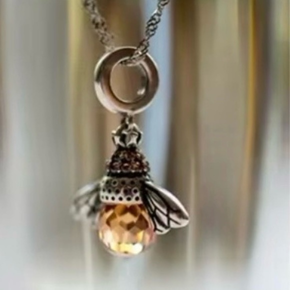 “Amber Abdomen Queen Bee” Faceted Tomenta Bumblebee Honeybee Victorian Necklace - Picture 9 of 16